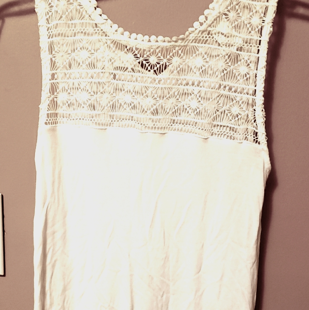 DONATINGSOON 3/$6 Lace Front Top NWOT Size XSmall